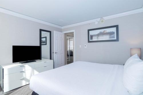 Standard Suite, 1 King Bed, Kitchenette, South Tower del hotel Sandman Vancouver Downtown. Foto 2