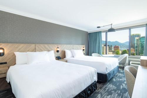 Standard Room, 2 Queen Beds, North Tower del hotel Sandman Vancouver Downtown