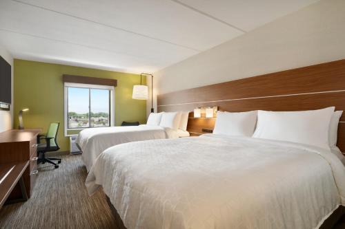 Habitación Estándar - 2 camas grandes del hotel Holiday Inn Express Plattsburgh. Foto 1