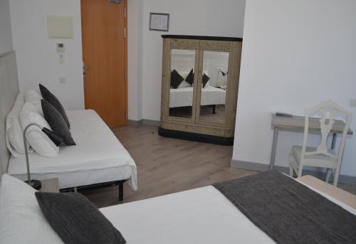 Habitación Triple del hotel San Lorenzo. Foto 8