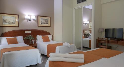Habitación Cuádruple del hotel San Lorenzo. Foto 10
