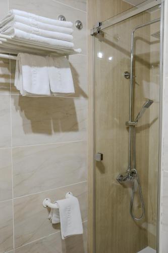 Habitación Cuádruple del hotel San Lorenzo. Foto 13