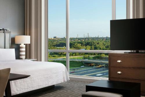 Suite con vistas a la ciudad - 2 camas grandes - No fumadores del hotel Homewood Suites By Hilton Teaneck Glenpointe. Foto 3