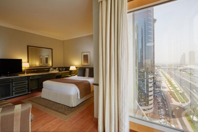 Habitación Club del hotel Millennium Plaza Downtown
