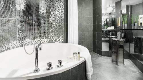 Estudio Deluxe con cama grande del hotel Royalton. Foto 3