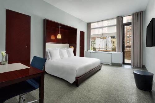 Suite con balcón del hotel Royalton. Foto 4