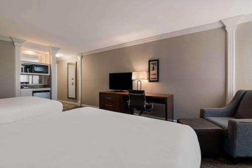 Habitación con 2 camas grandes - No fumadores del hotel Comfort Inn & Suites Plattsburgh. Foto 3