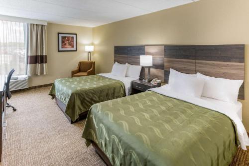 Habitación con 2 camas grandes - No fumadores del hotel Quality Inn & Suites Plattsburgh. Foto 1