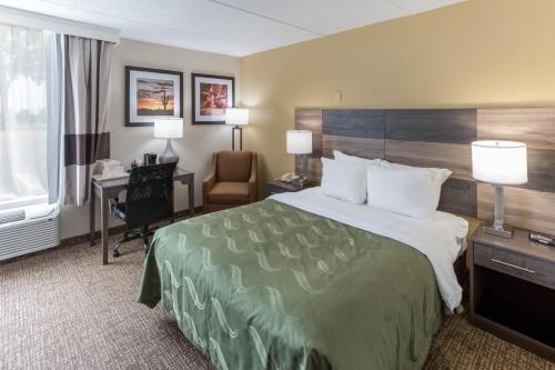 Habitación Doble - No fumadores del hotel Quality Inn & Suites Plattsburgh. Foto 2