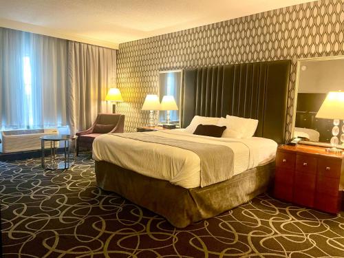 Habitación con cama extragrande - Adaptada para personas de movilidad reducida del hotel Park Manor, An Ascend Collection Membe. Foto 2