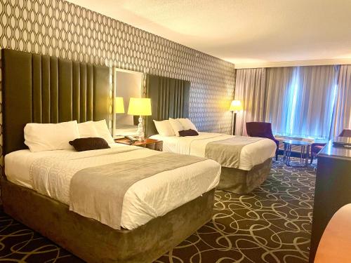 Deluxe ADA with Two Queen Beds del hotel Park Manor, An Ascend Collection Membe