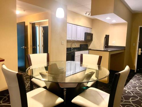 Gran Suite con 2 camas grandes del hotel Park Manor, An Ascend Collection Membe. Foto 6