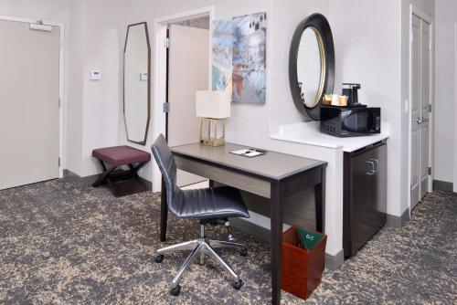 Habitación Esquinera - 2 camas grandes del hotel Doubletree By Hilton Utica. Foto 1