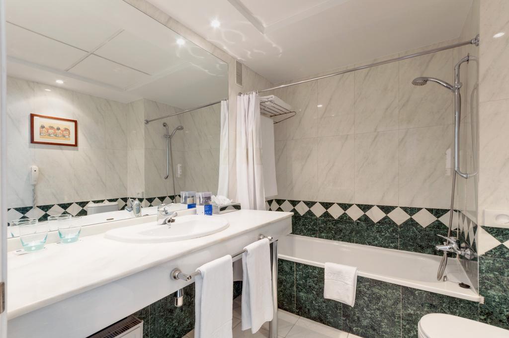 Habitación doble 2 camas del hotel Madrid Chamartín Affiliated By Meliá. Foto 1