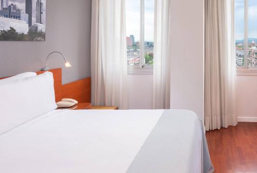 Habitación Doble Premium del hotel Madrid Chamartín Affiliated By Meliá. Foto 16