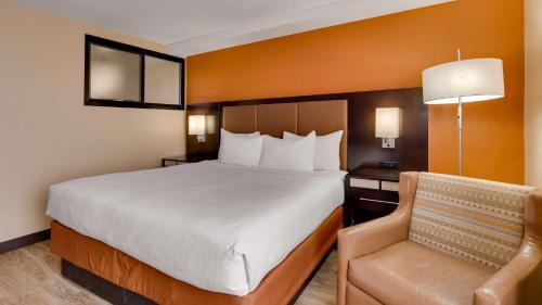 Habitación - 1 cama extragrande - No fumadores del hotel Best Western View Of Lake Powell. Foto 3