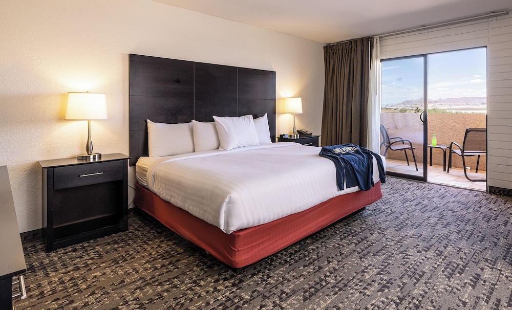 Habitación Deluxe con vistas, una cama King, No fumadores del hotel Lake Powell Resort. Foto 8