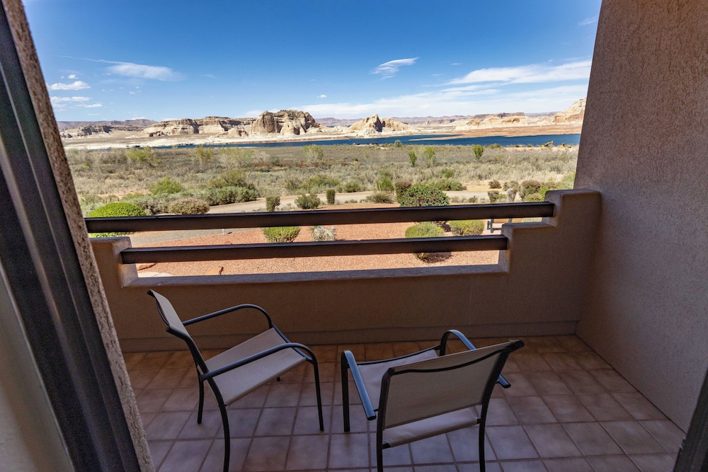 Habitación Deluxe con vistas, dos camas Queen, No fumadores del hotel Lake Powell Resort. Foto 8