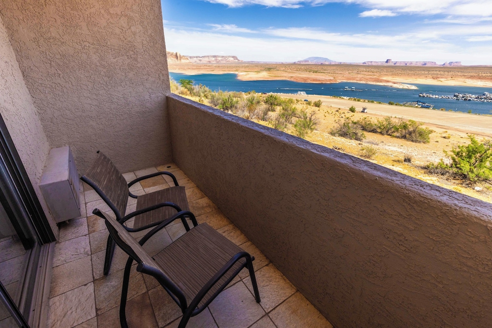 Habitación con vistas, dos camas Queen, No fumadores del hotel Lake Powell Resort. Foto 4