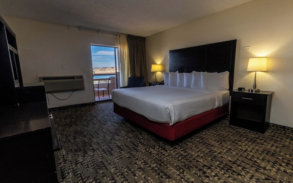 Habitación Deluxe con vistas, una cama King, No fumadores del hotel Lake Powell Resort. Foto 5