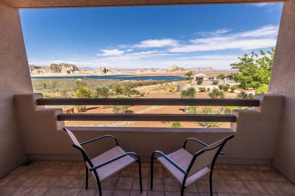 Habitación Deluxe con vistas, una cama King, No fumadores del hotel Lake Powell Resort. Foto 6