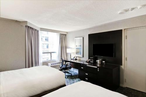 Habitación Doble - 2 camas dobles del hotel Doubletree By Hilton Toronto Downtown. Foto 4