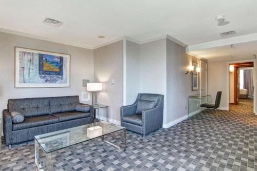 Suite Premium - Cama extragrande del hotel Doubletree By Hilton Toronto Downtown. Foto 1