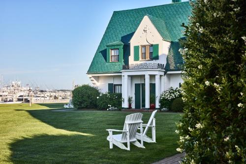 Villa - Cama extragrande del hotel Montauk Yacht Club. Foto 5