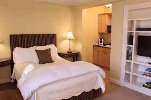 Estudio con vistas a la ciudad - 1 cama grande - Anexo del hotel The Morgan State House. Foto 2