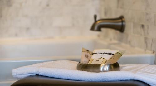 Habitación Deluxe con vistas al parque - 1 cama grande del hotel The Morgan State House. Foto 4