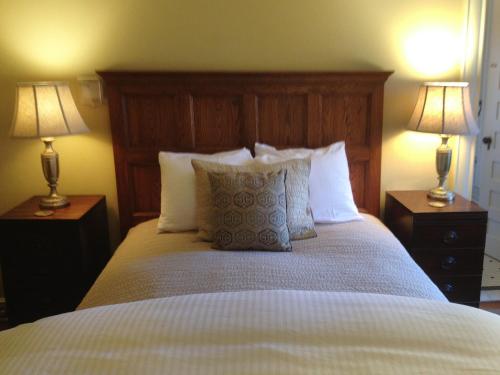 Suite Library con cama grande - Acceso por escaleras del hotel The Morgan State House. Foto 2