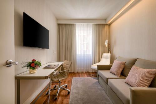 Suite Junior del hotel NH Collection Madrid Colón. Foto 1