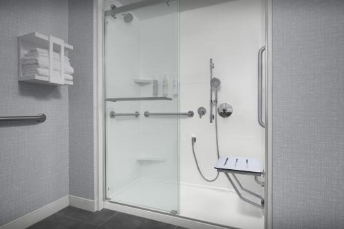 Habitación Estudio con cama extragrande - No fumadores del hotel Hampton Inn Ithaca