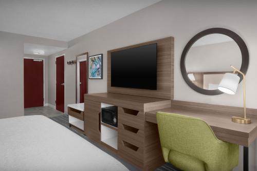 Habitación Doble - Cama extragrande - No fumadores del hotel Hampton Inn Ithaca. Foto 4