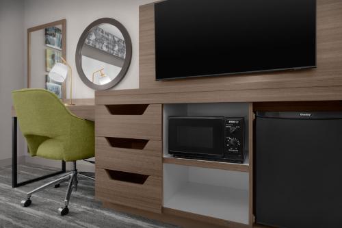 Habitación Doble - Cama extragrande - No fumadores del hotel Hampton Inn Ithaca. Foto 7