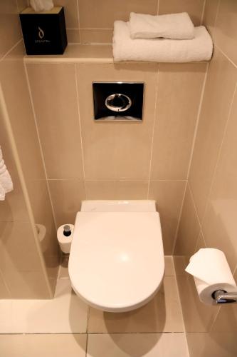 Habitación doble Superior 2 Camas individuales del hotel Dreamtel London Kensington. Foto 10