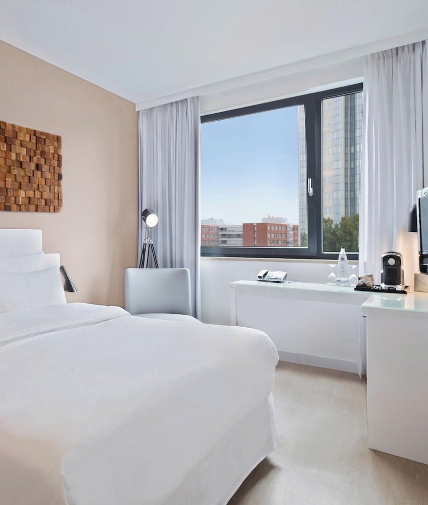 Habitación Premium del hotel Frankfurt Messe Affiliated By Meliá. Foto 2
