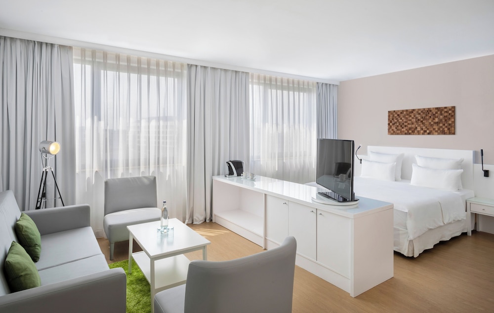 Suite Junior del hotel Frankfurt Messe Affiliated By Meliá. Foto 4