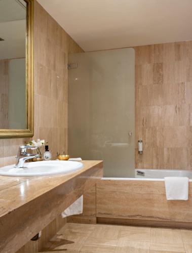 Suite Triple Junior del hotel Grand Bristol. Foto 1