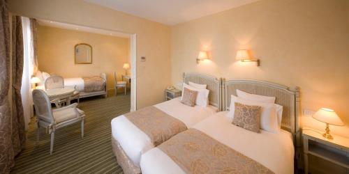 Suite Triple Junior del hotel Grand Bristol. Foto 2