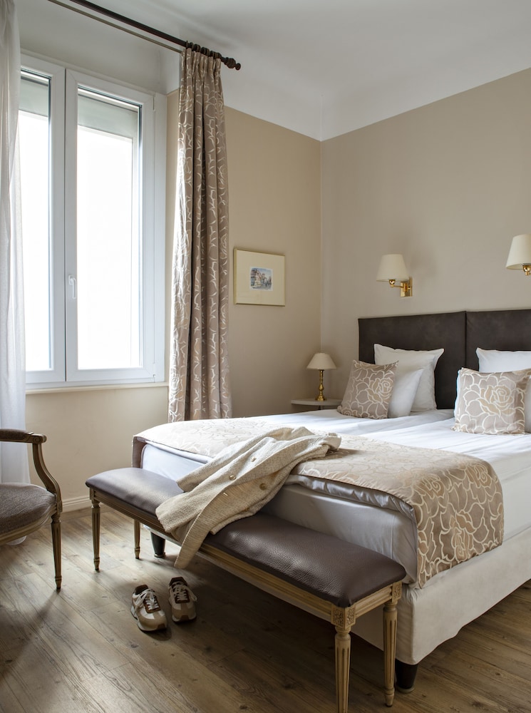 Habitación clásica del hotel Grand Bristol. Foto 2