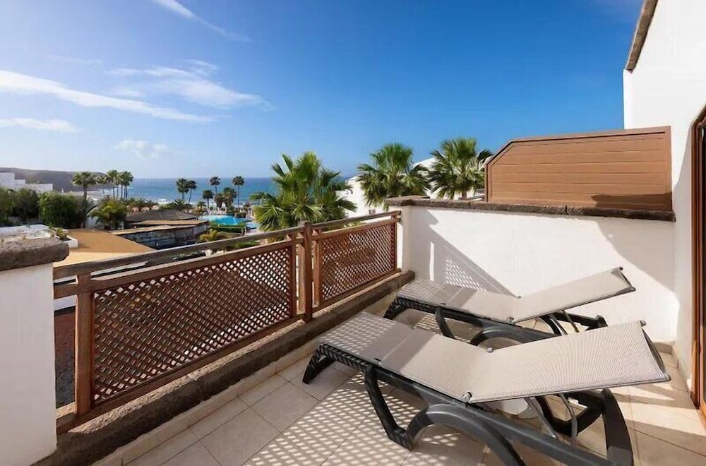 Suite sénior, vistas al mar del hotel Gran Castillo Tagoro Family and Fun Playa Blanca. Foto 8