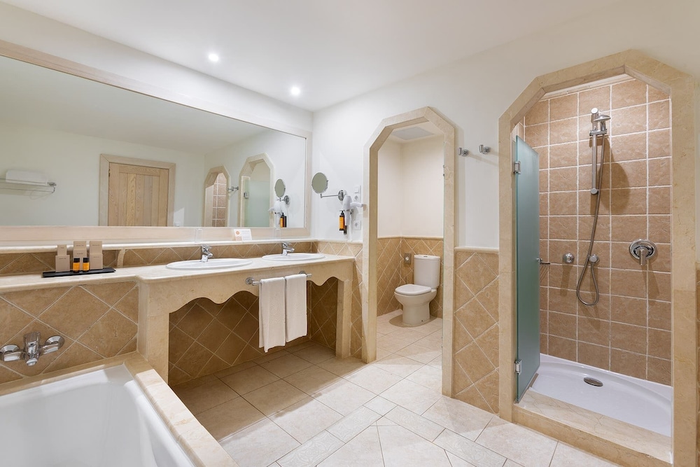 Suite junior del hotel Gran Castillo Tagoro Family and Fun Playa Blanca. Foto 4