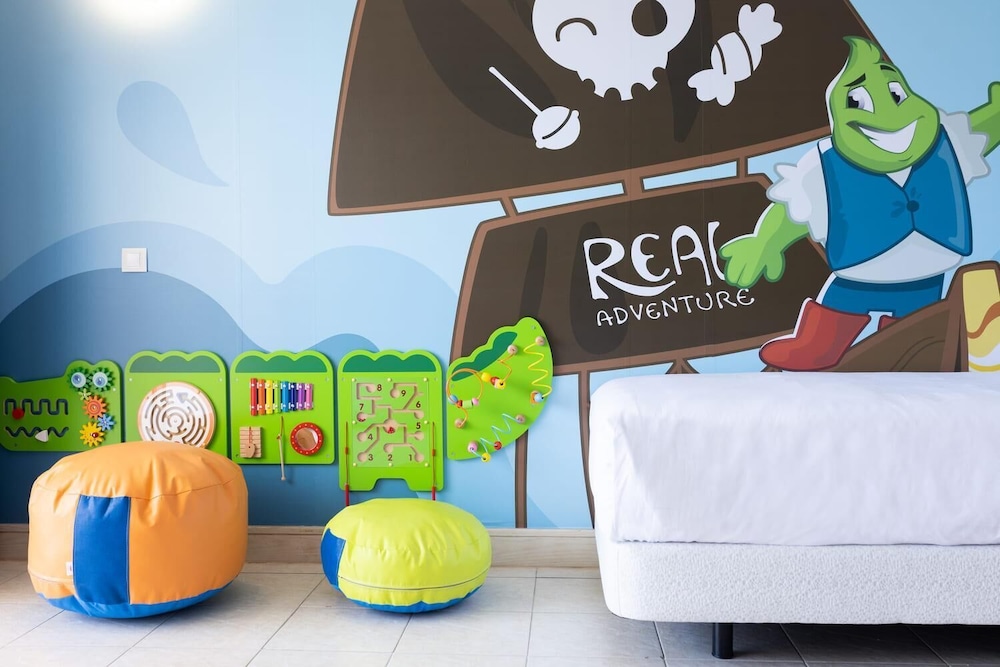 Junior suite 2 habitaciones 4 camas individuales del hotel Gran Castillo Tagoro Family and Fun Playa Blanca