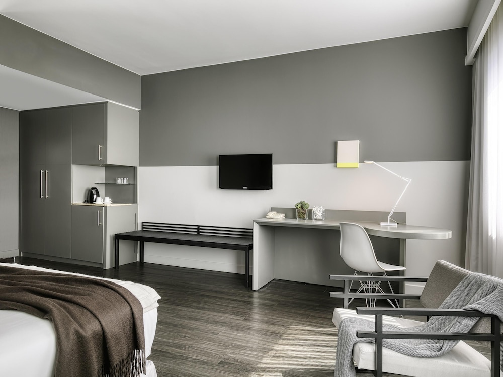Habitación de categoría superior con cama de matrimonio del hotel Caesar Business Belo Horizonte Belvedere. Foto 1