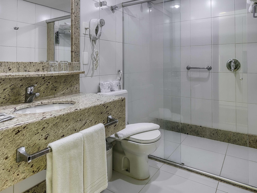Habitación Premium con 2 camas individuales del hotel Caesar Business Belo Horizonte Belvedere. Foto 3