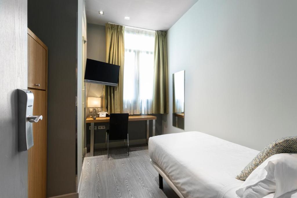 Habitación individual Económica del hotel Petit Palace Tres Cruces. Foto 1