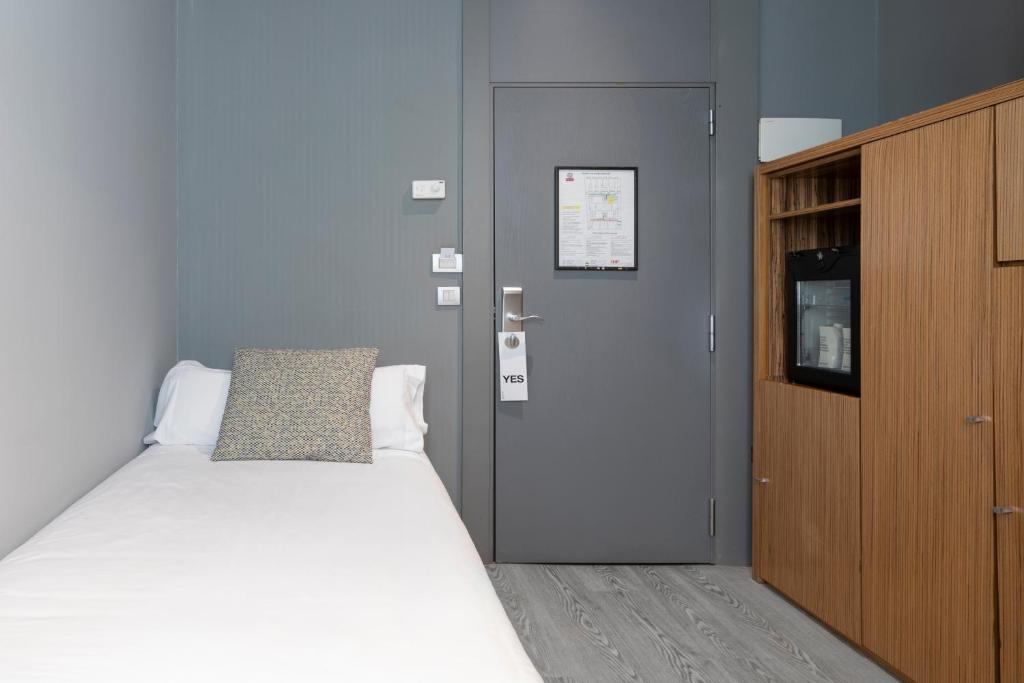 Habitación individual Económica del hotel Petit Palace Tres Cruces. Foto 3