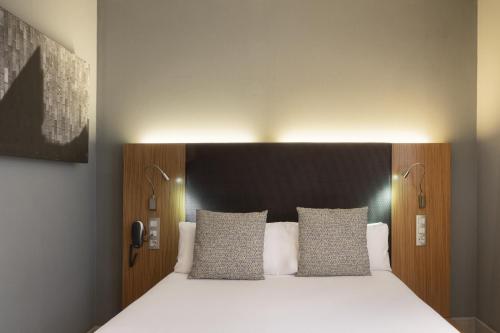 Habitación doble Económica del hotel Petit Palace Tres Cruces. Foto 2