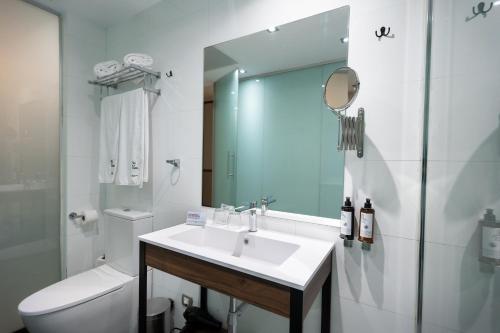 Habitación Doble Pequeña del hotel Petit Palace Alcala. Foto 3